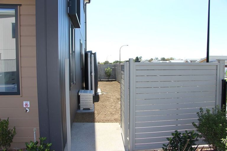 Photo of property in 11 Ngakoro Road, Karaka, Papakura, 2113