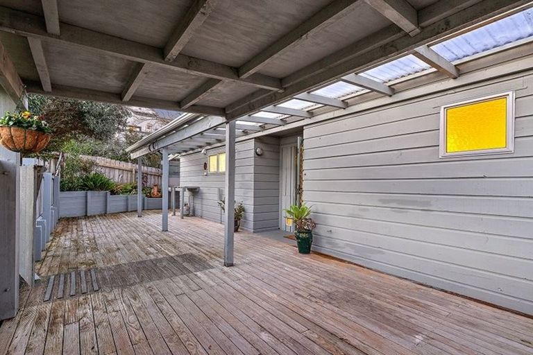 Photo of property in 6 Cyclarama Crescent, Massey, Auckland, 0614