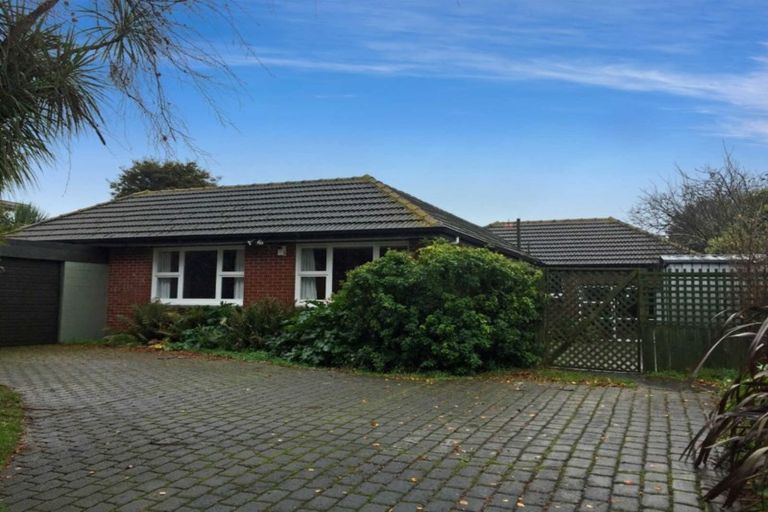 Photo of property in 6 Wyatt Place, Russley, Christchurch, 8042