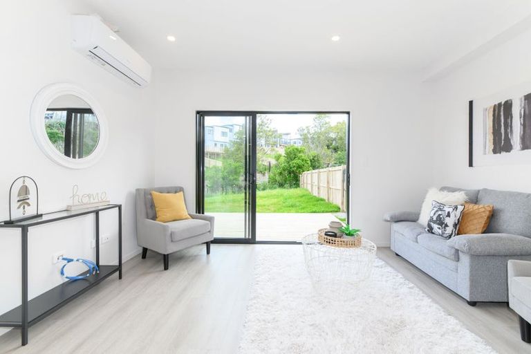 Photo of property in 51b Crestview Rise, Papakura, 2110