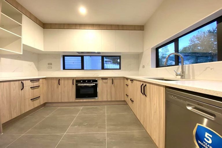Photo of property in 28b Rotoma Rise, Clover Park, Auckland, 2019