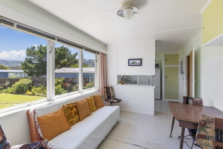 Photo of property in 11 Hinau Grove, Wainuiomata, Lower Hutt, 5014