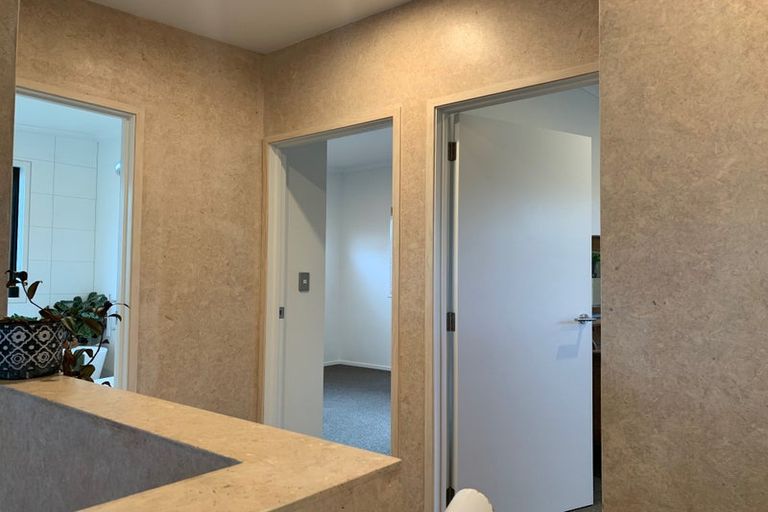 Photo of property in 2/28 Bayly Road, Moturoa, New Plymouth, 4310