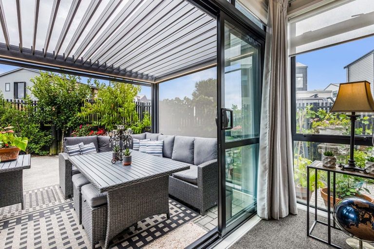 Photo of property in 16 Kauri Amber Road, Westgate, Auckland, 0614