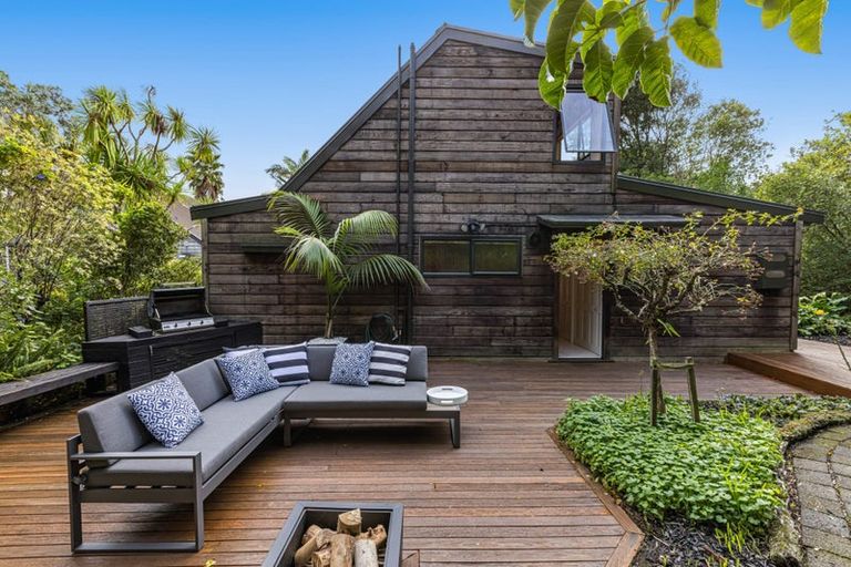 Photo of property in 1/234 Beach Road, Campbells Bay, Auckland, 0630