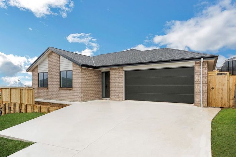 Photo of property in 3 Dolcetto Place, Pokeno, 2402