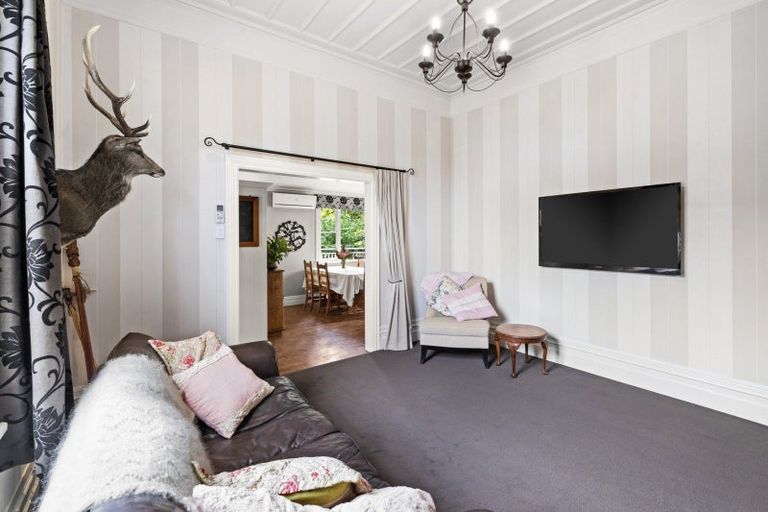 Photo of property in 4 Terrace Lane, Hospital Hill, Napier, 4110