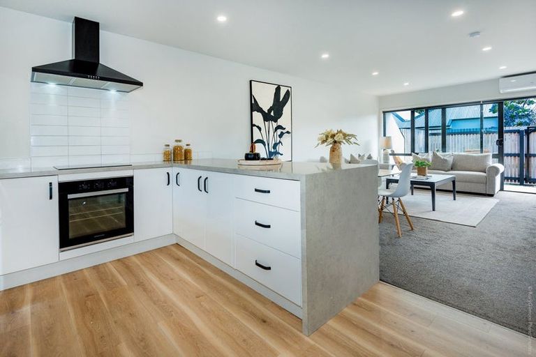 Photo of property in 4/71b Main Road, Redcliffs, Christchurch, 8081