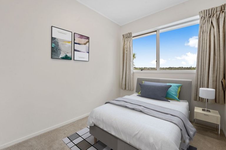 Photo of property in 1/12 Hollyhock Place, Browns Bay, Auckland, 0630