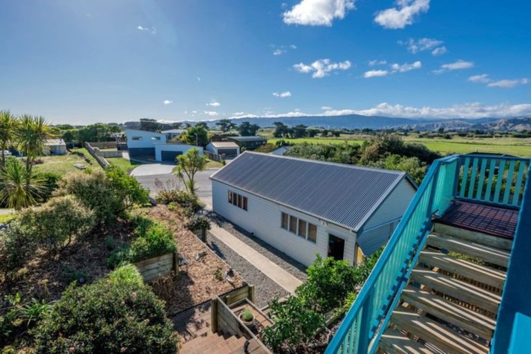Photo of property in 9 Sylvia Way, Te Horo Beach, Otaki, 5581