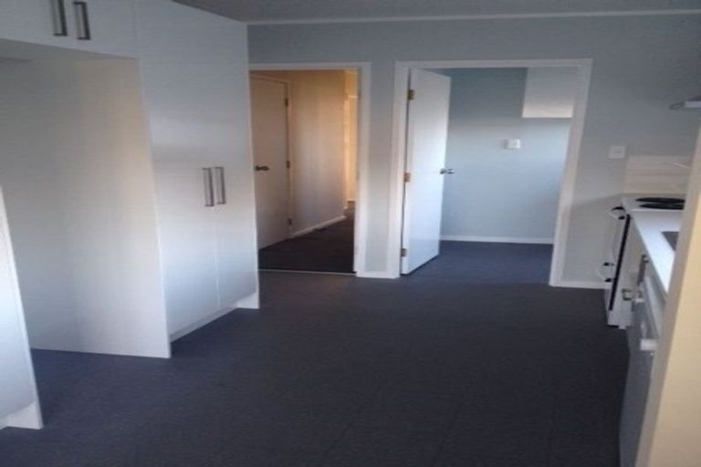 Photo of property in 35 Barbados Drive, Unsworth Heights, Auckland, 0632