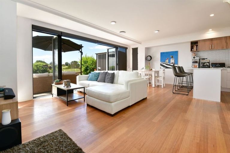 Photo of property in 11 Alverna View, Gulf Harbour, Whangaparaoa, 0930