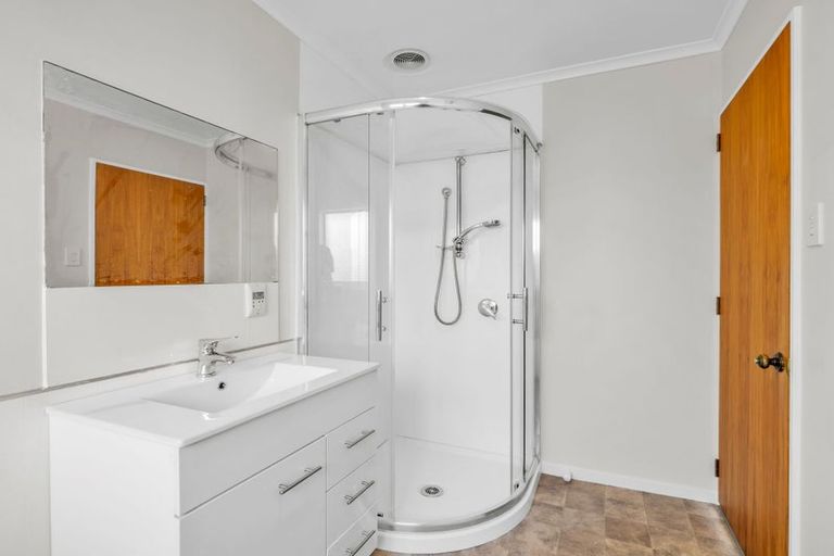 Photo of property in 28 Freyberg Street, Roslyn, Palmerston North, 4414