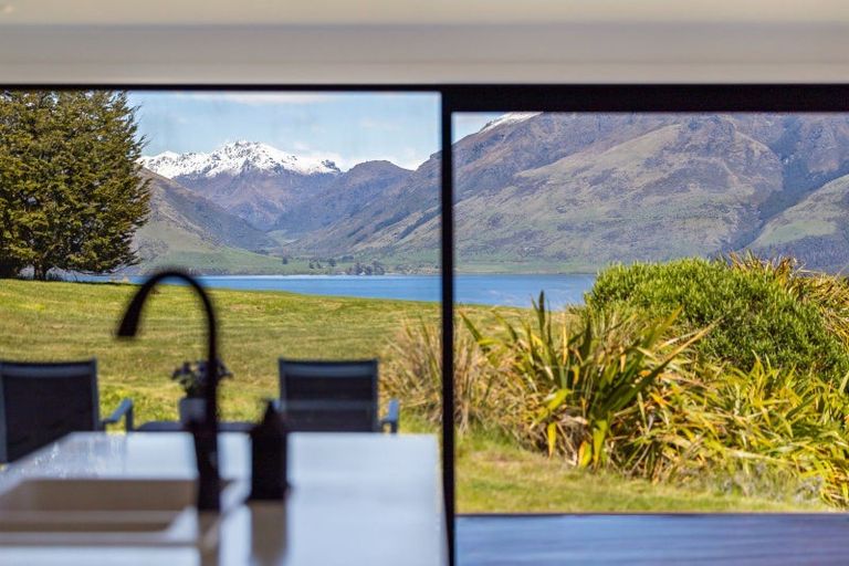 Photo of property in 37 Hackett Road, Jacks Point, Queenstown, 9371