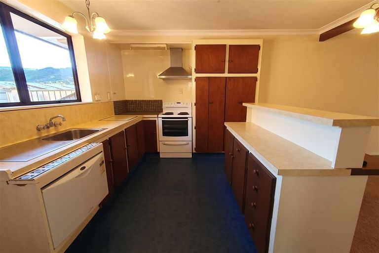 Photo of property in 155 Waikawa Road, Picton, 7220