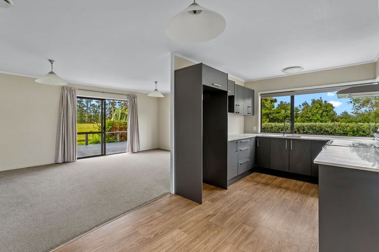Photo of property in 331 South Head Road, South Head, Helensville, 0874
