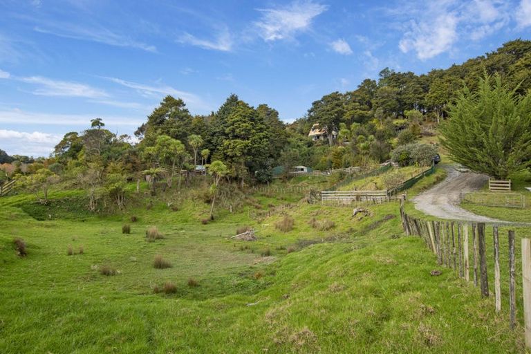 Photo of property in 54 Paparoa Station Road, Paparoa, 0571