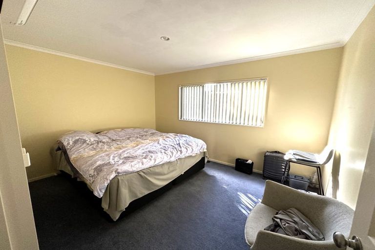 Photo of property in 8 Canonbie Place, East Tamaki Heights, Auckland, 2016