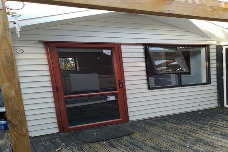 Photo of property in 2/34 Glencourt Place, Glenfield, Auckland, 0629