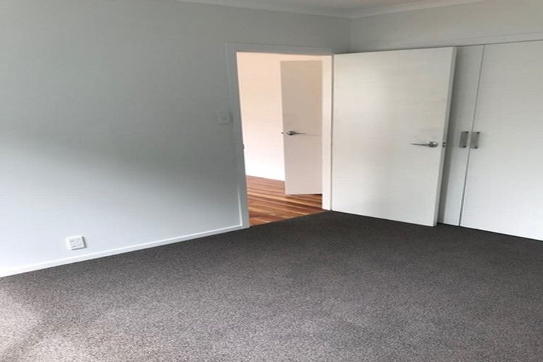Photo of property in 2/74 Creswick Terrace, Northland, Wellington, 6012