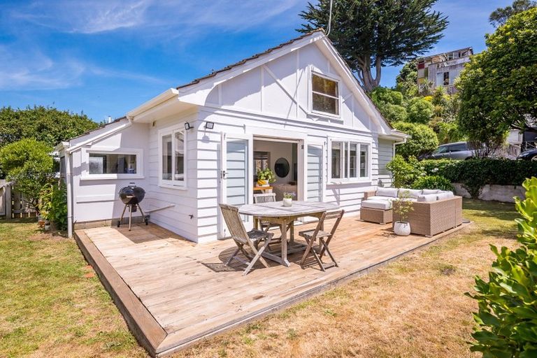 Photo of property in 16 Renown Road, Raumati South, Paraparaumu, 5032