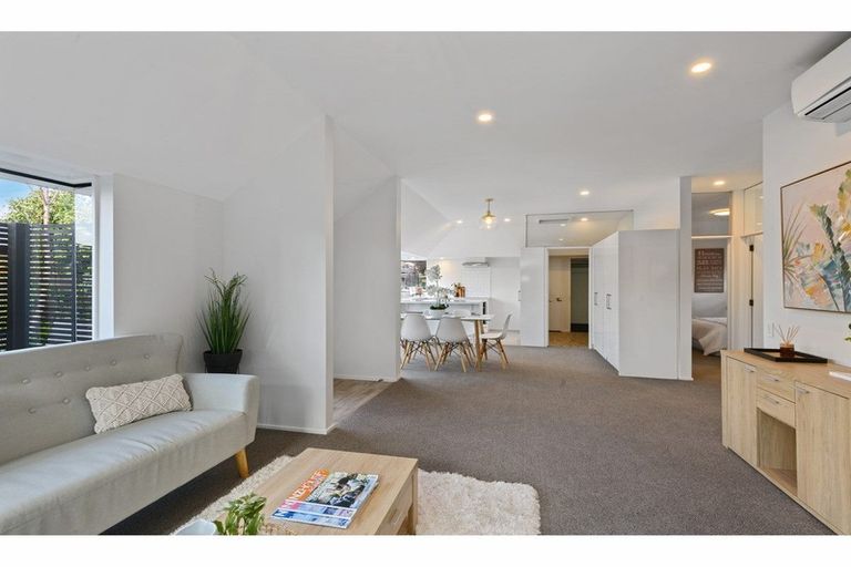 Photo of property in 21a Wairakei Road, Bryndwr, Christchurch, 8052