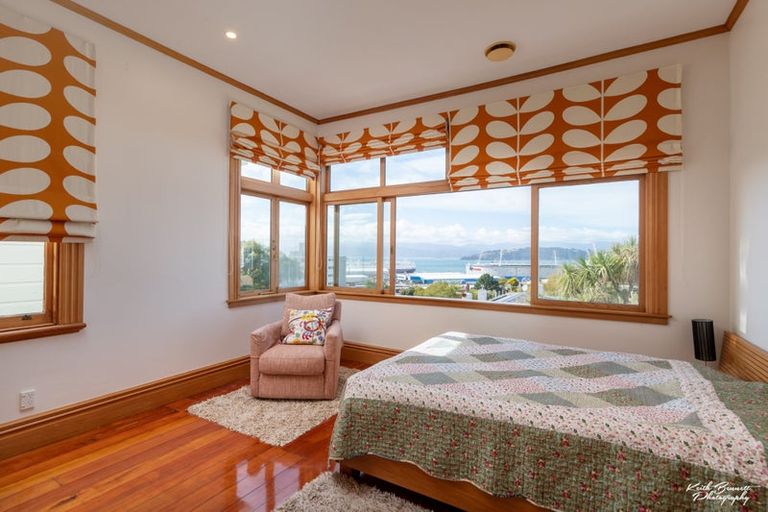 Photo of property in 37 Grant Road, Thorndon, Wellington, 6011