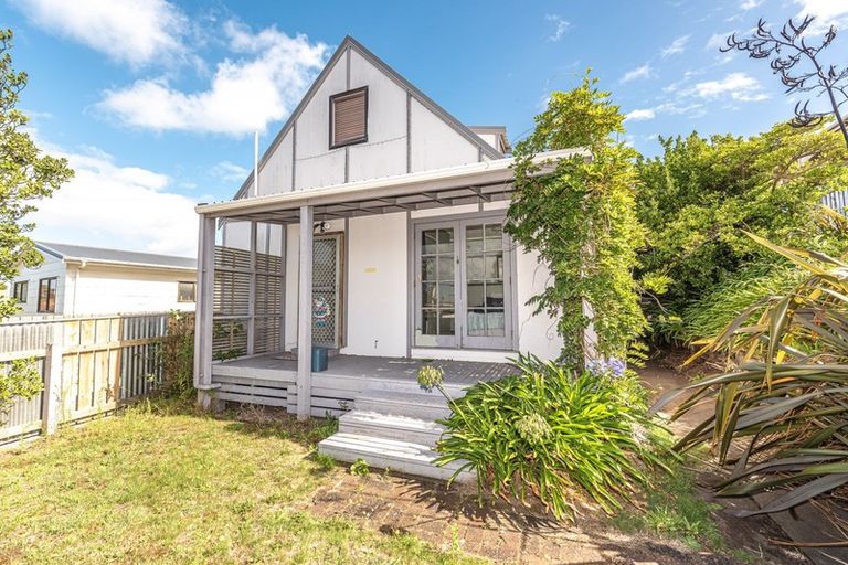 Photo of property in 23a Manuka Street, Castlecliff, Wanganui, 4501