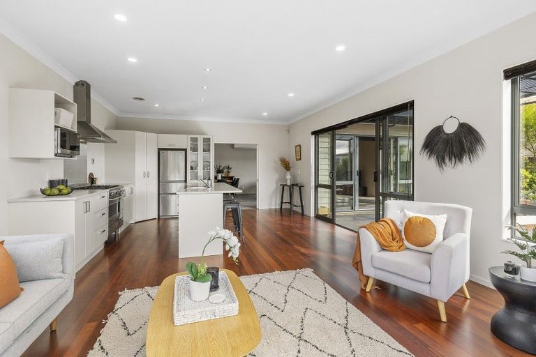 Photo of property in 4 Edington Grove, Churton Park, Wellington, 6037