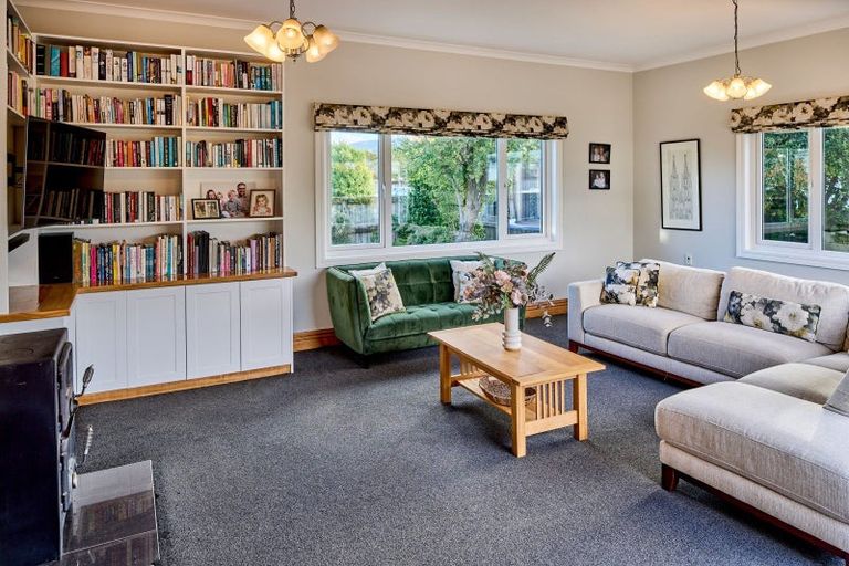 Photo of property in 17 Connolly Street, Boulcott, Lower Hutt, 5010