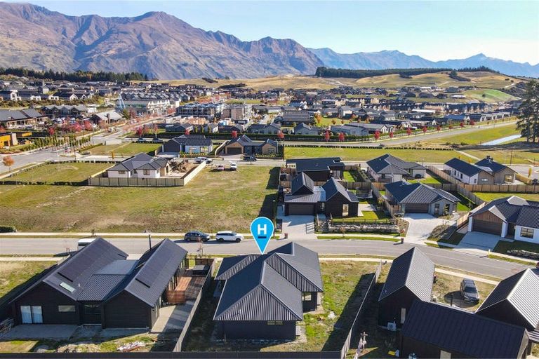 Photo of property in 22 Rua Street, Albert Town, Wanaka, 9305