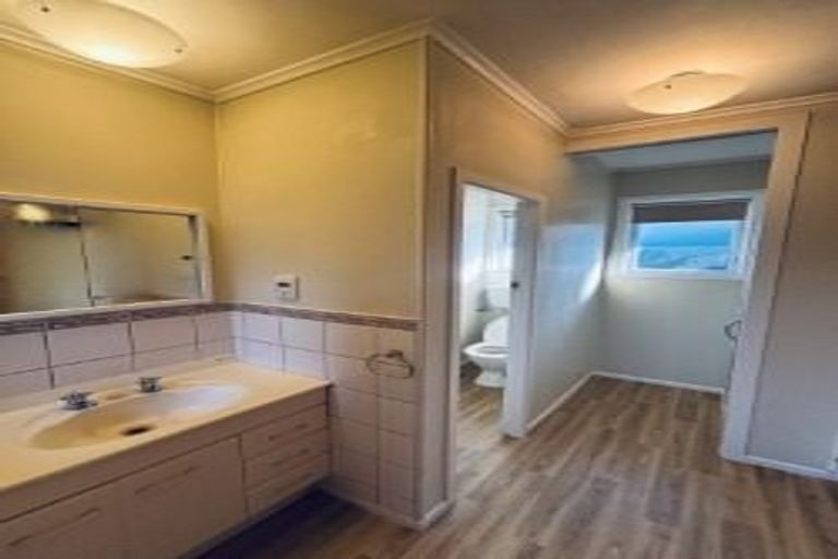 Photo of property in 172 Kitchener Road, Pukekohe, 2120