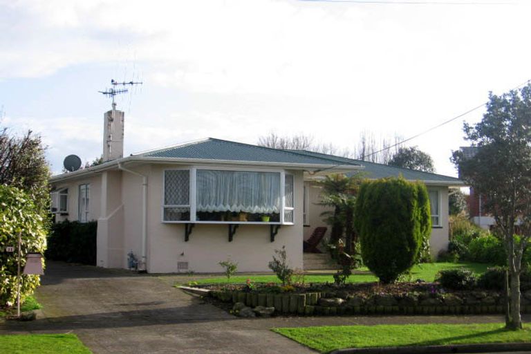Photo of property in 12 Marsden Place, Awapuni, Palmerston North, 4412