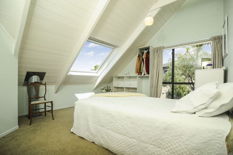 Photo of property in 1/217 Portage Road, Green Bay, Auckland, 0604