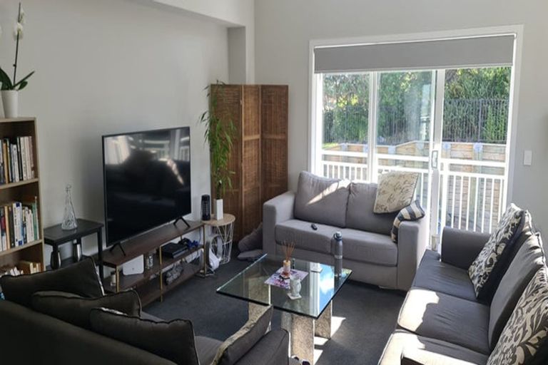 Photo of property in 16 Kopua Place, Whitby, Porirua, 5024