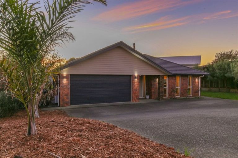 Photo of property in 11 Lithgow Drive, Otamatea, Whanganui, 4500