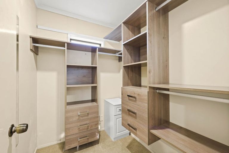 Photo of property in 2/20 Beach Road, Mellons Bay, Auckland, 2014