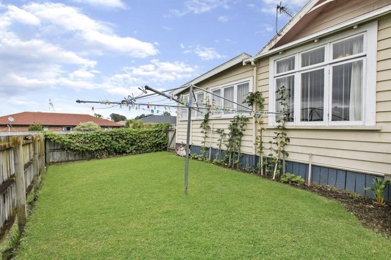 Photo of property in 135 Mountain Road, Mangere Bridge, Auckland, 2022