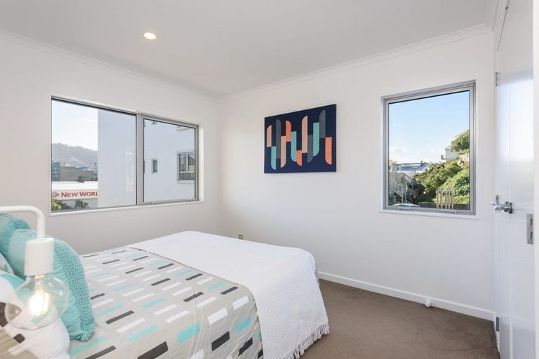 Photo of property in 9/15 Roxburgh Street, Mount Victoria, Wellington, 6011