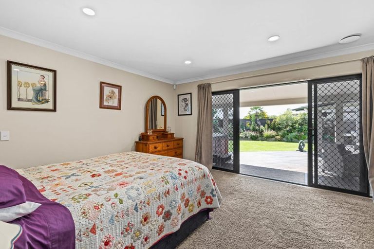 Photo of property in 9 Bassett Place, Taradale, Napier, 4112