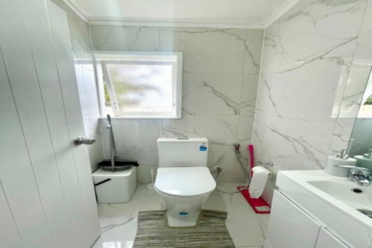 Photo of property in 1/77 Woodglen Road, Glen Eden, Auckland, 0602