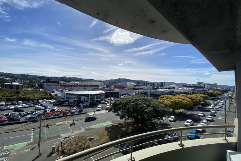 Photo of property in Grandstand Apartments, 8/80 Kent Terrace, Mount Victoria, Wellington, 6011