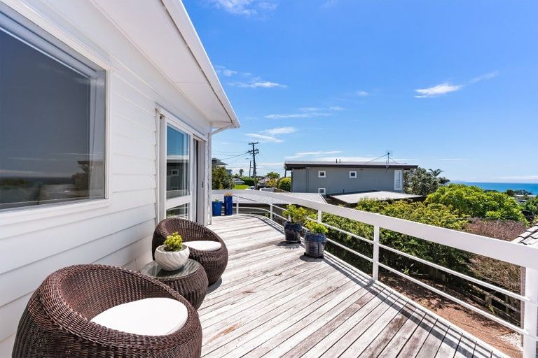 Photo of property in 1/1 Eastcliffe Road, Castor Bay, Auckland, 0620