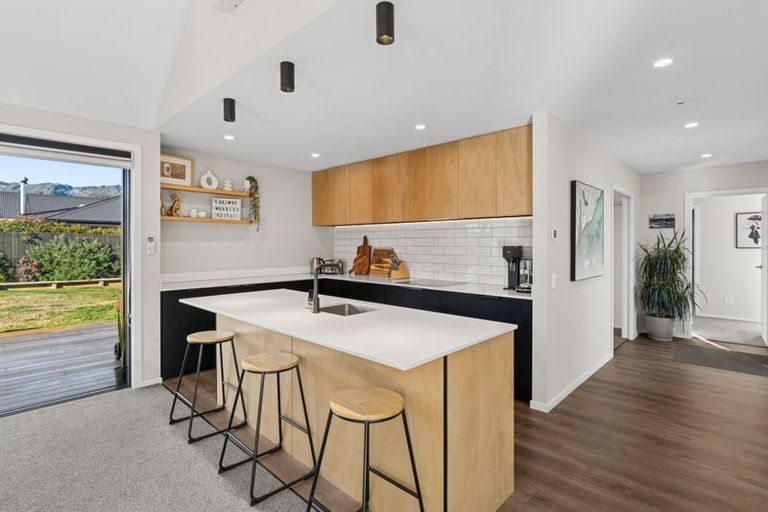 Photo of property in 16 Sentinel Drive, Lake Hawea, 9382