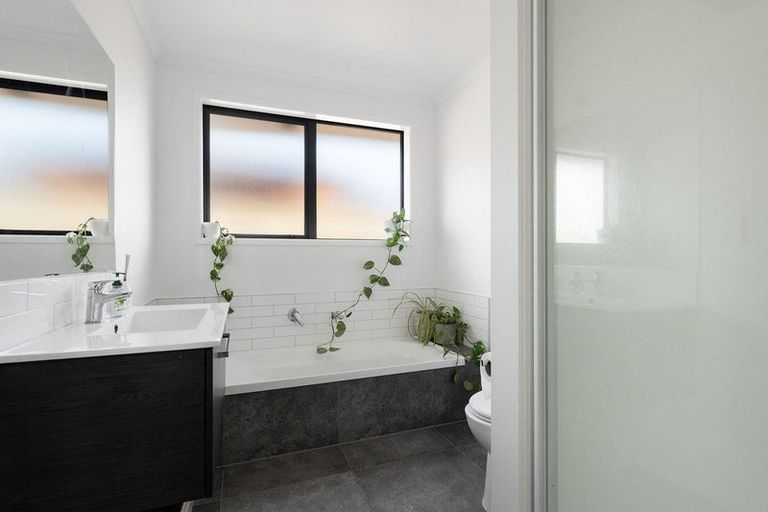 Photo of property in 29 Te Wharo Drive, Papamoa, 3118