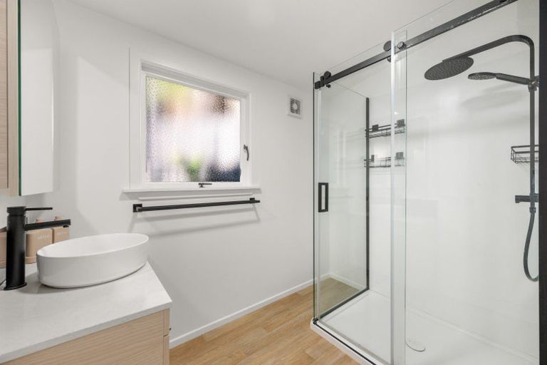 Photo of property in 33 Milton Terrace, Picton, 7220