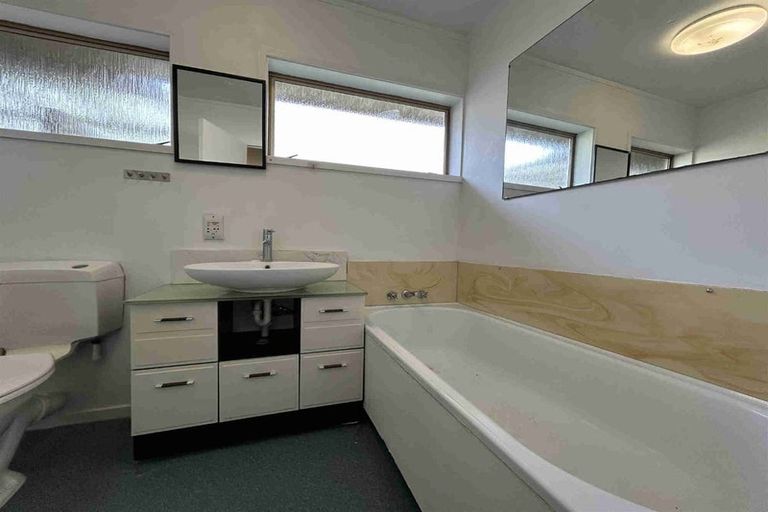 Photo of property in 116 Glenmore Road, Sunnyhills, Auckland, 2010