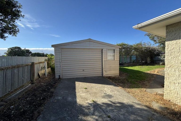 Photo of property in 20 Hood Street, Castlecliff, Whanganui, 4501