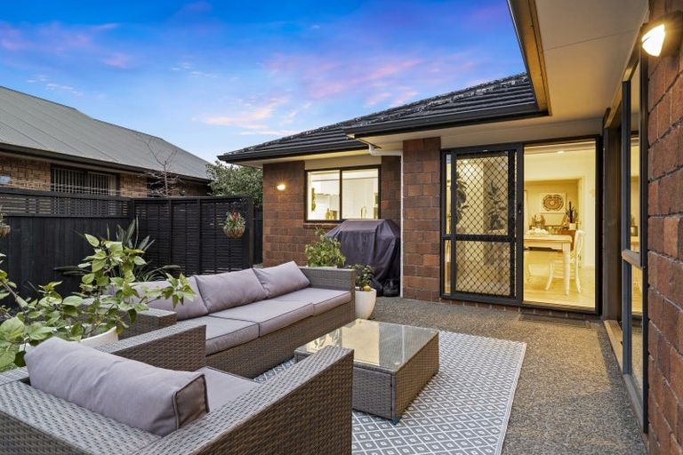 Photo of property in 15 Greig Place, Pukekohe, 2120