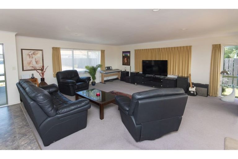 Photo of property in 10a Howden Street, Waiuku, 2123